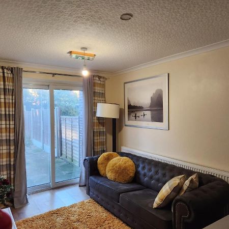 Crane Home In Dagenham With Free Wi Fi Luaran gambar