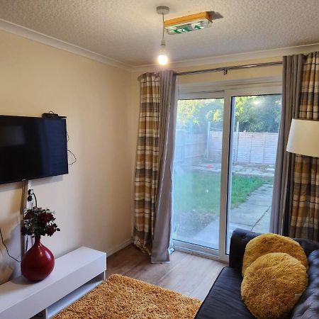Crane Home In Dagenham With Free Wi Fi Luaran gambar