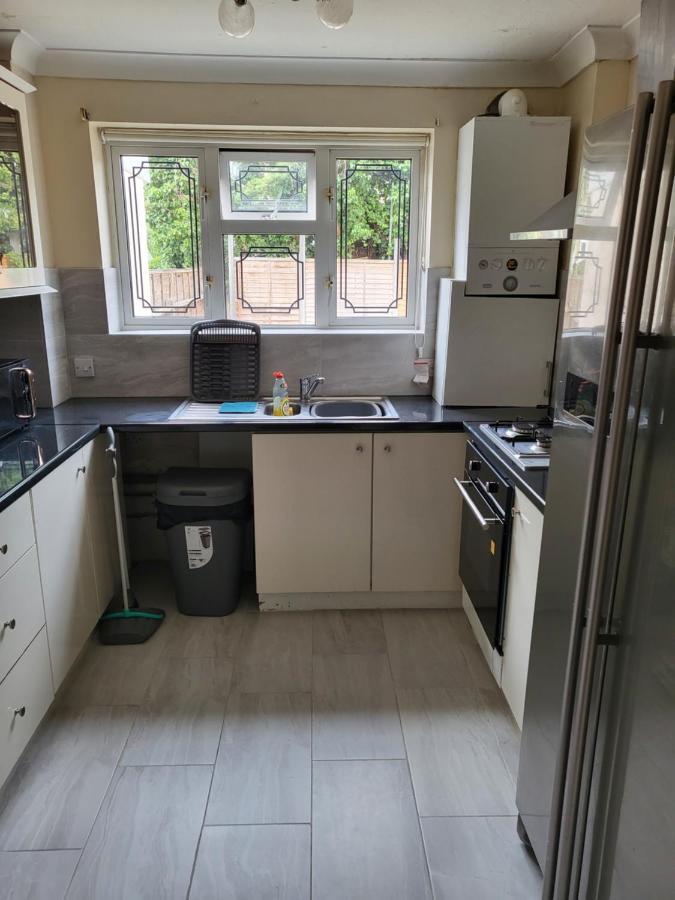 Crane Home In Dagenham With Free Wi Fi Luaran gambar