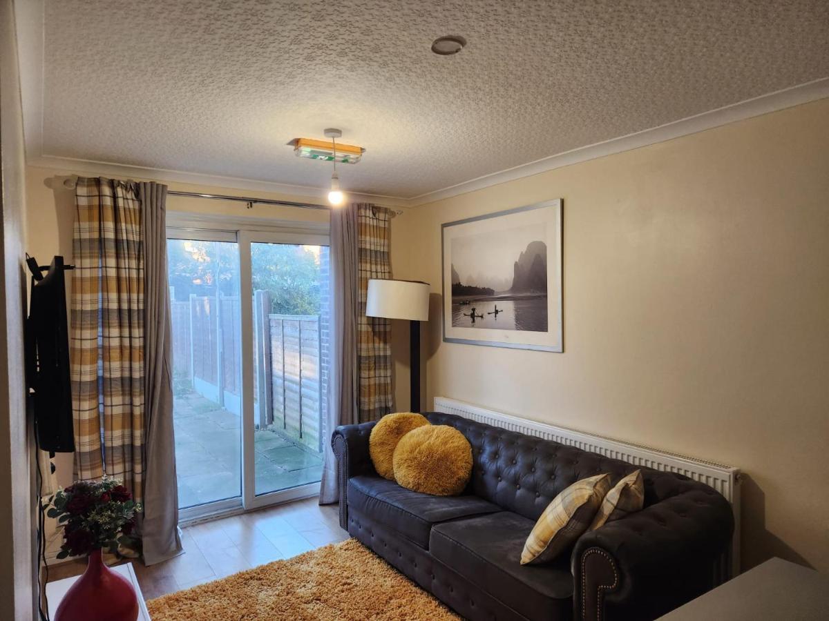 Crane Home In Dagenham With Free Wi Fi Luaran gambar