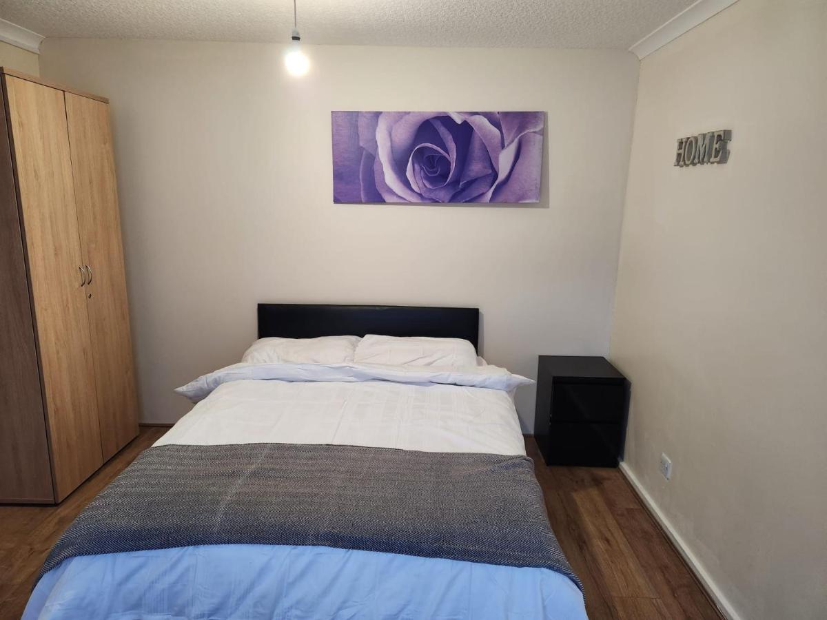 Crane Home In Dagenham With Free Wi Fi Luaran gambar