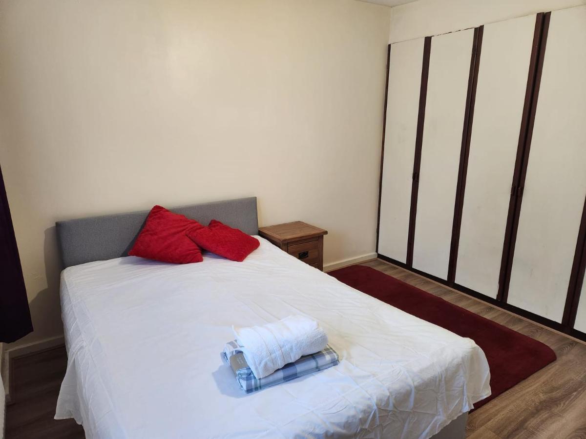 Crane Home In Dagenham With Free Wi Fi Luaran gambar